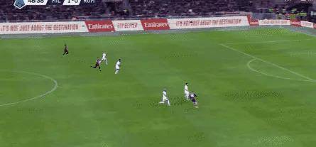 AC米兰横扫希腊，阿圭罗扛起全队