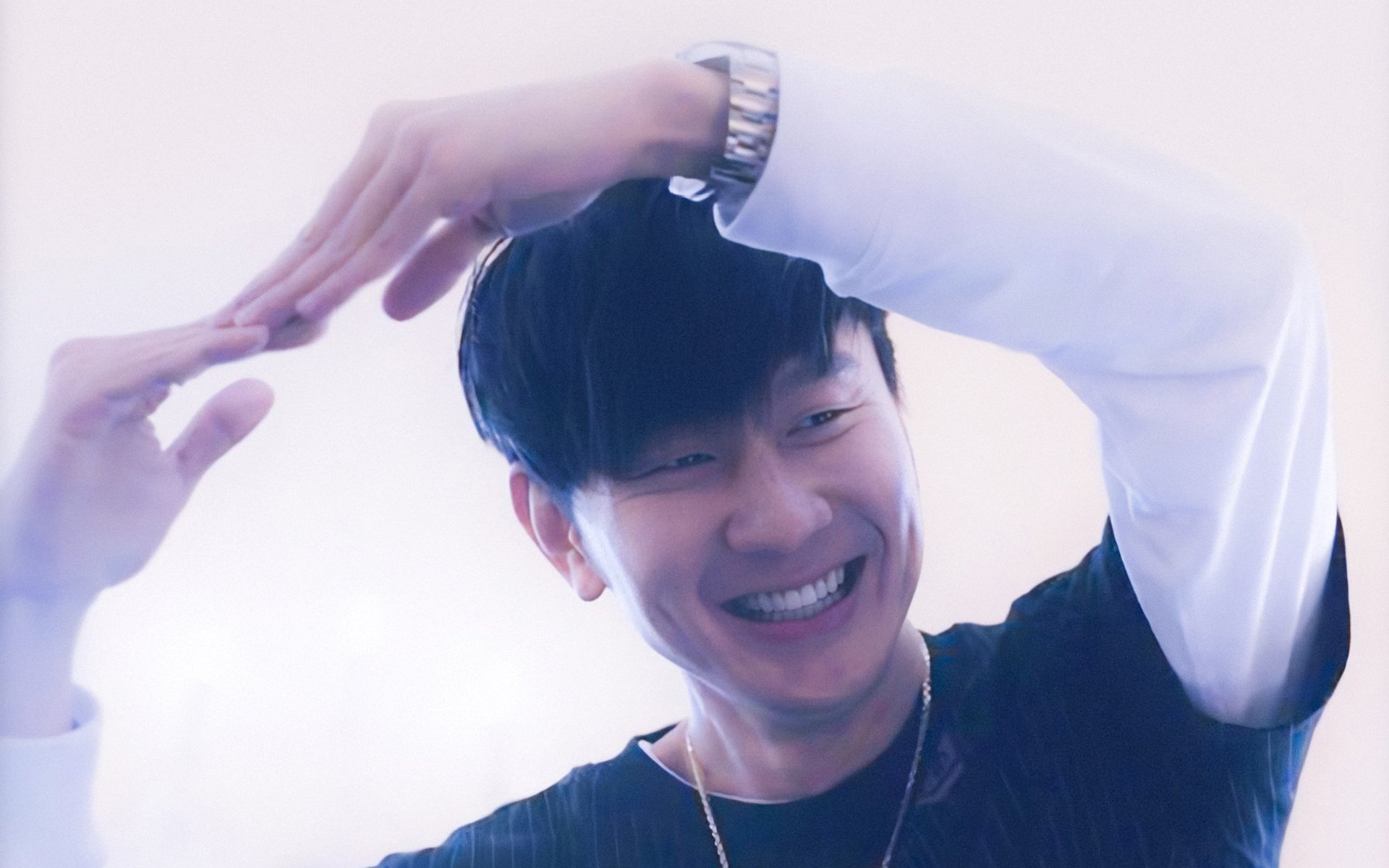 引擎与战歌，城市硝烟中的双线征服