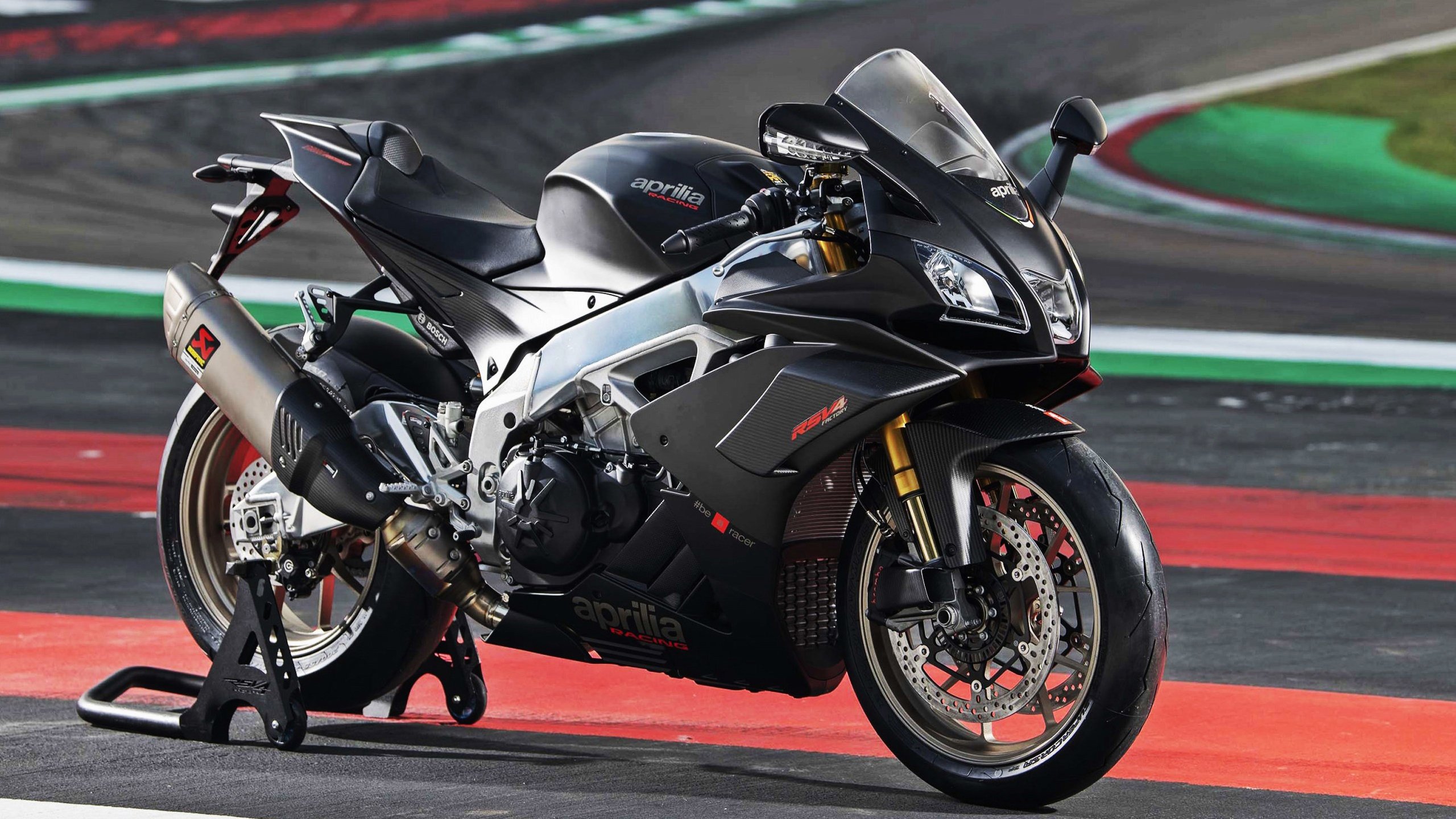 另一个夜晚，当法国蓝遇见玻利维亚绿，与C罗无关的生涯之夜