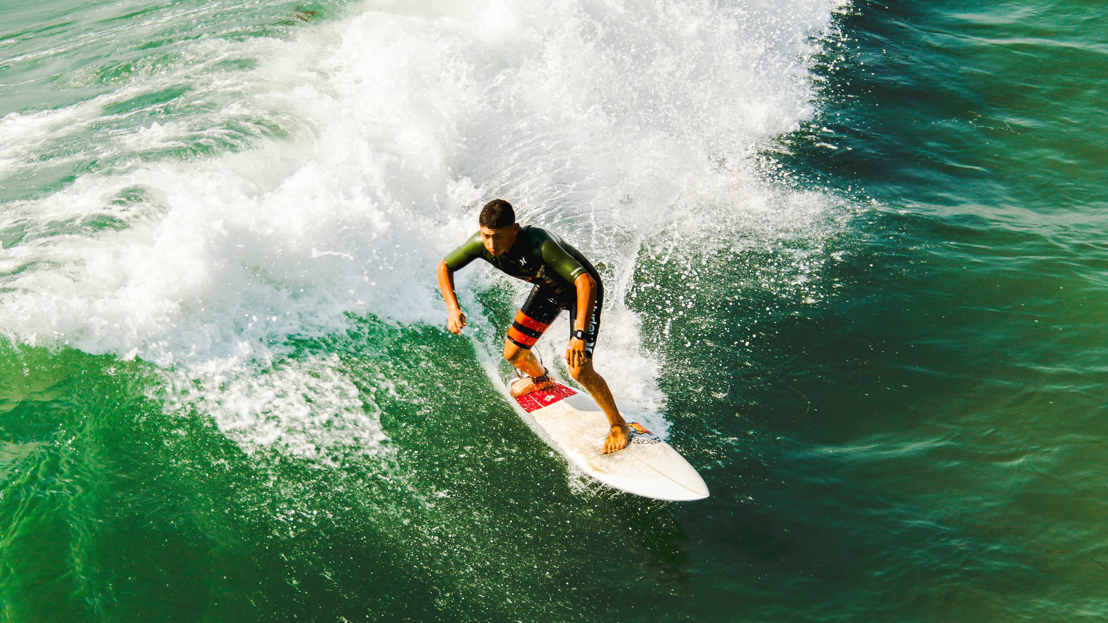 劳塔罗一剑封喉彰显核心价值，英格兰众将重拳击碎曼联魔咒