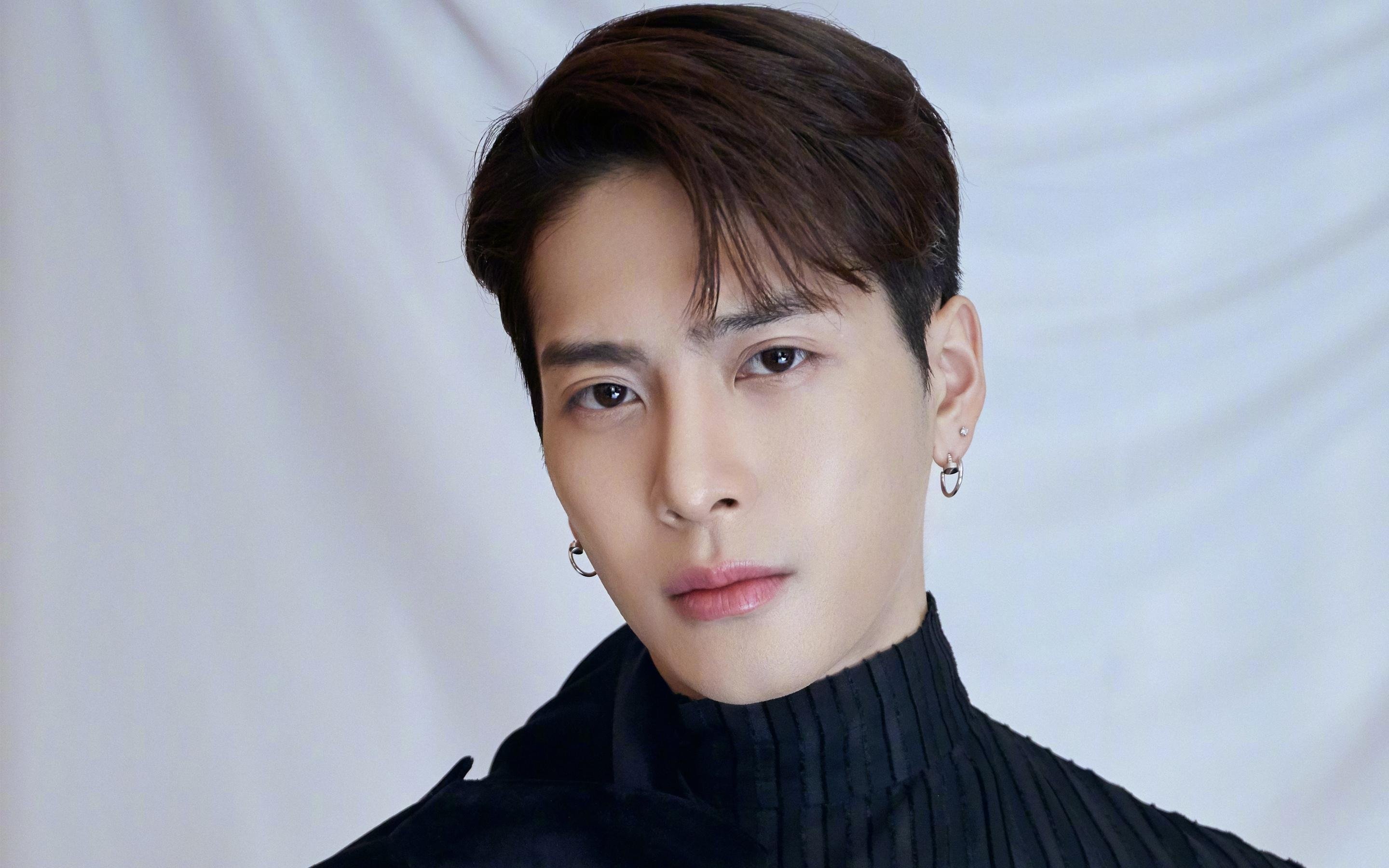 双屏下的足球炼狱，德式铁血与非洲雄鹰在争冠硝烟中同频共振