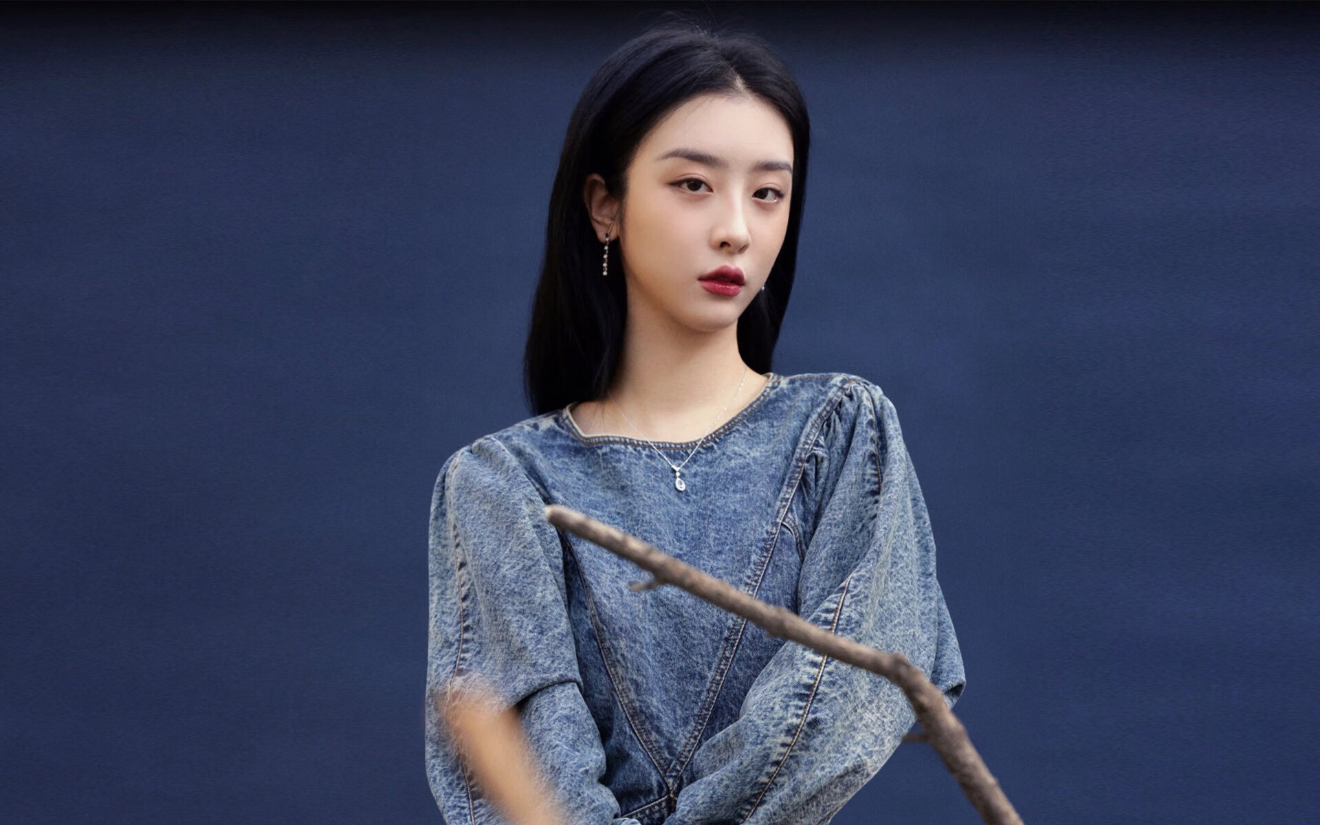 一人燃烧一座城，爱德华兹扛起全队，凯尔特人团队风暴完胜热火